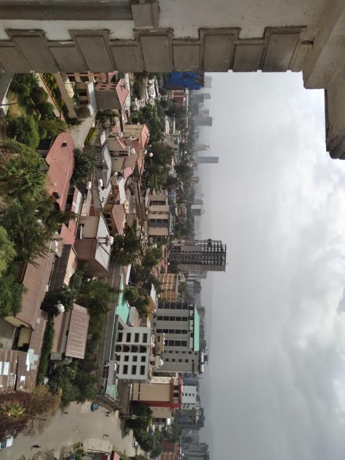 Elmos Hotel Addis Abeba Exterior foto